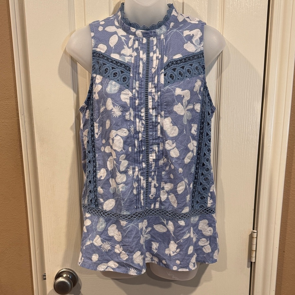 Anthropologie Vanessa Virginia Top with Embroidered Lace Accents. Sz 6
